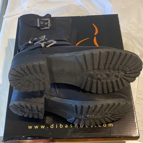 Boots 🥾 - Picture 3 of 6